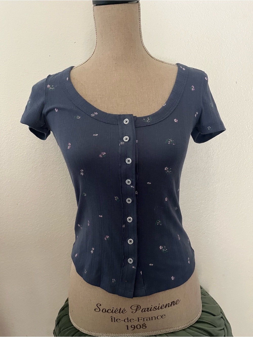 SO Navy Button-Front Ribbed Short Sleeve Top with Pink Floral Print